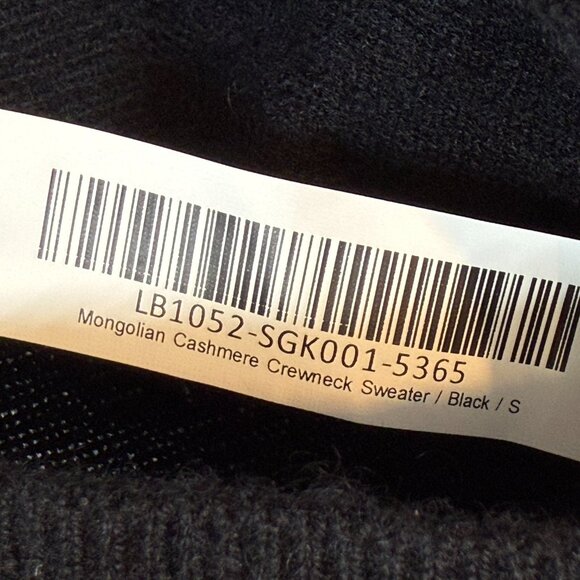 Quince Mongolian Cashmere Crewneck Sweater Black TaylorMade Golf Logo Small - Picture 9 of 10